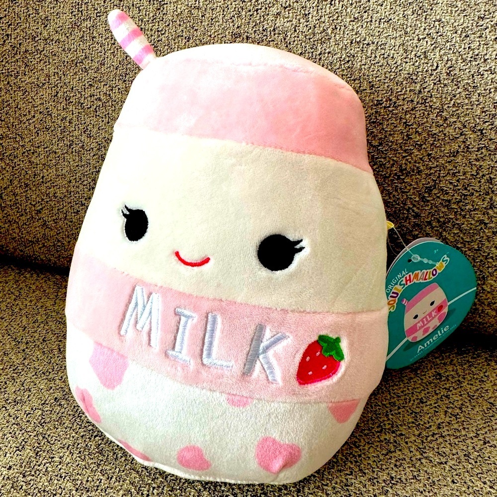 Amelie the strawberry milk 7" SQUISHMAILLOWS Nwt​